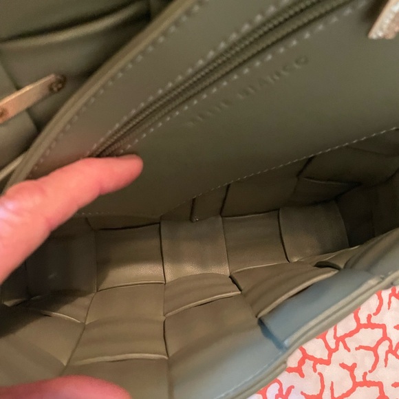 Melie Bianco purse, new w/o tag, excellent condition, pouch, smoke/pet free home - Picture 10 of 11